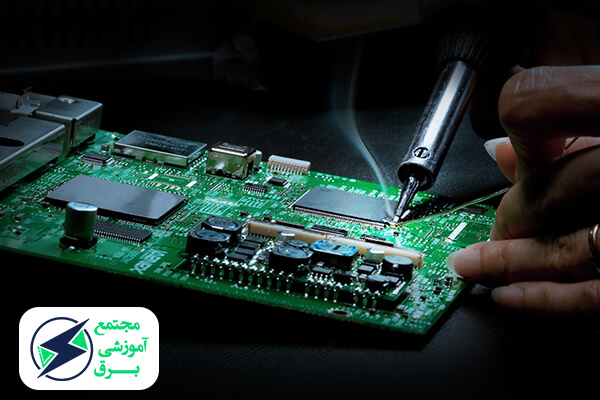 بازار کار شغل تعمیرات بردهای الکترونیکی