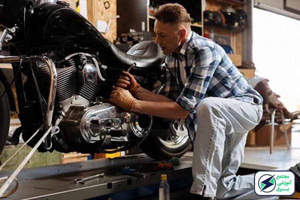 بازارکار و درامد تعمیرات موتور سیکلت
