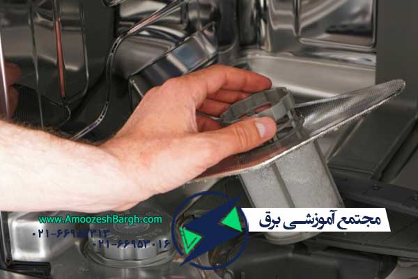 ماشین ظرفشویی بوی بد می دهد ماشین ظرفشویی بوی بد می دهد